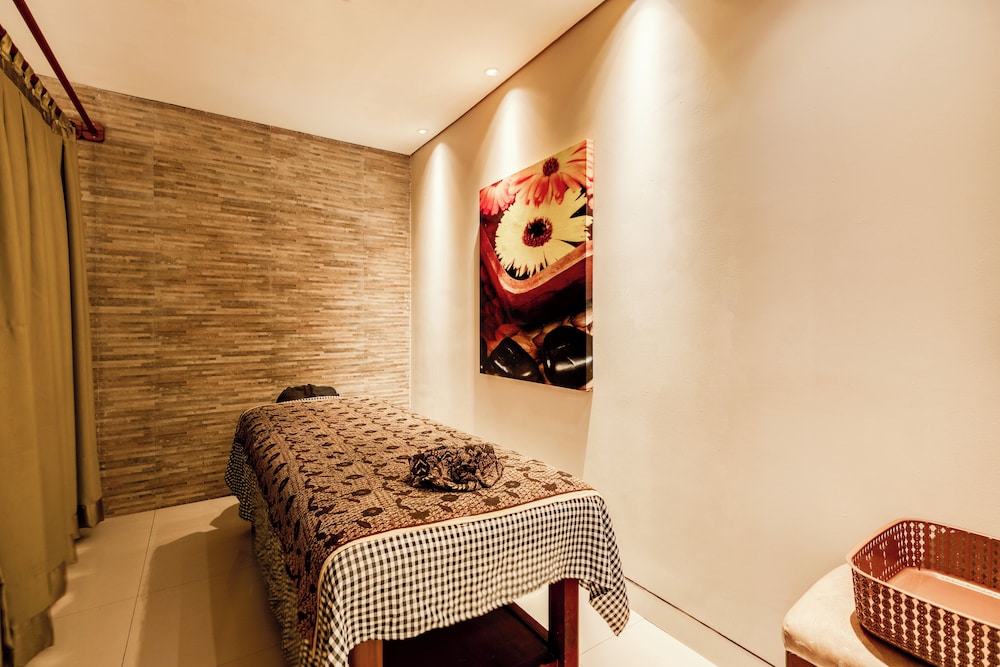 Harris Hotel Seminyak 20/50