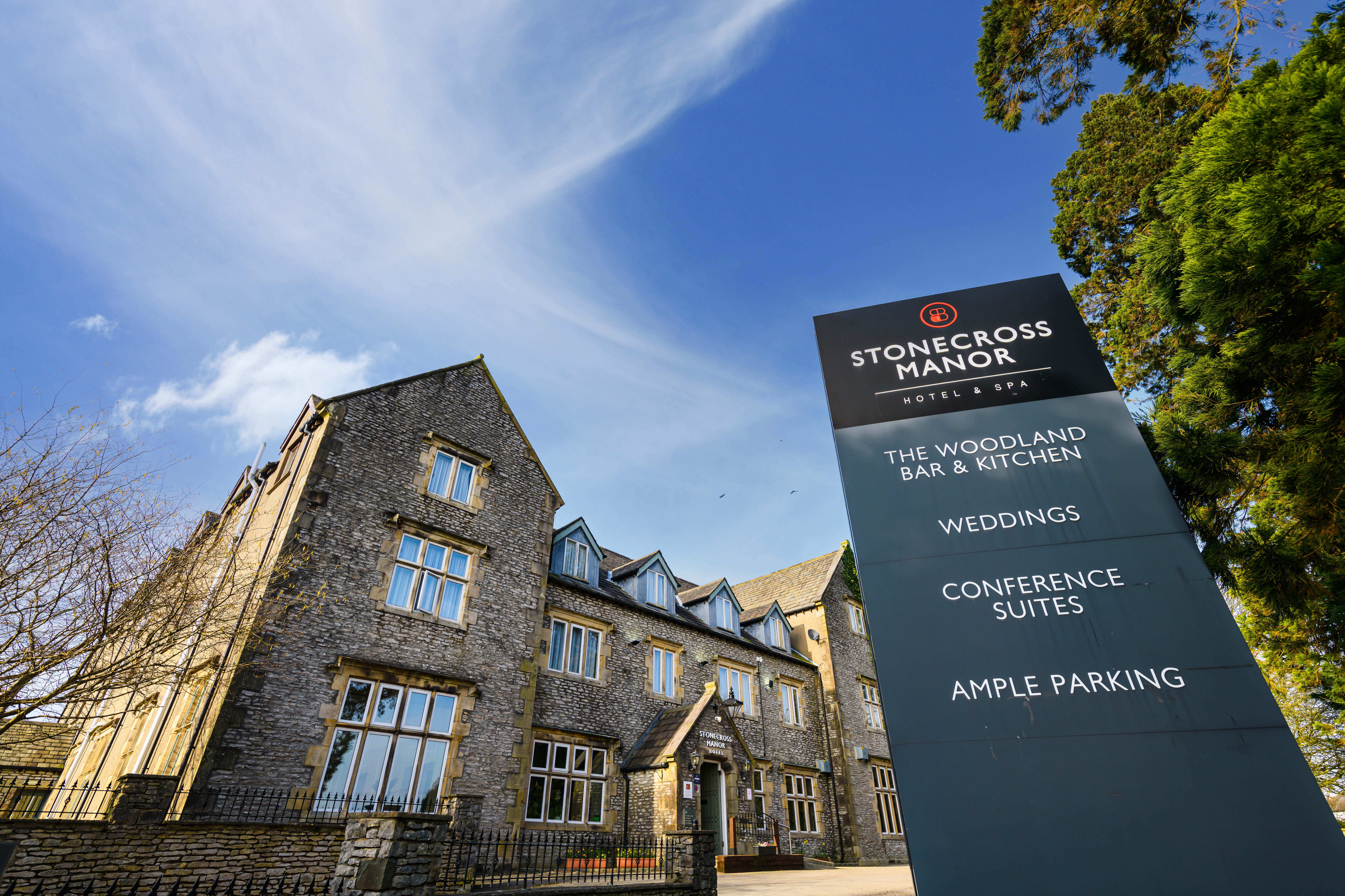 Stonecross Manor Hotel 4/37