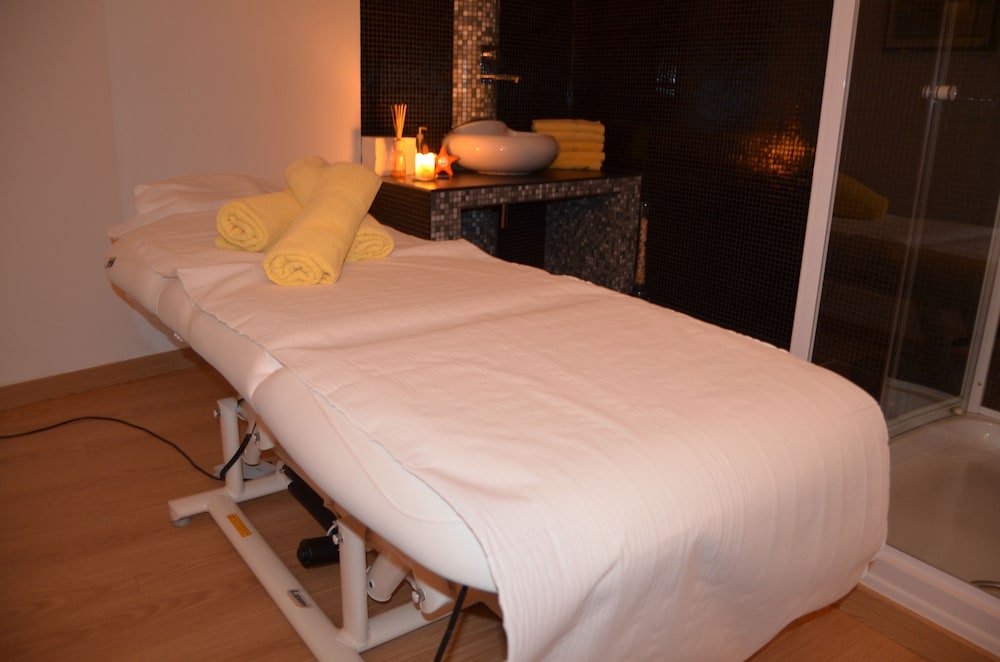 HOTEL LADINA 25/56