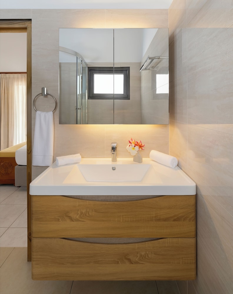 Edens Holiday Villas 42/46
