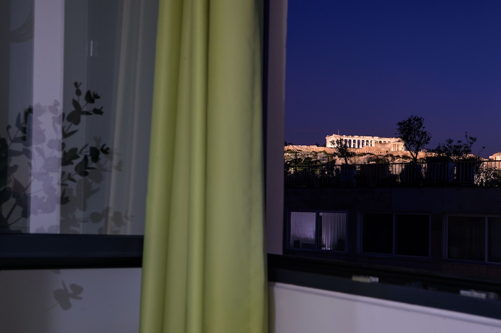 Athens Starlight Hotel 66/71