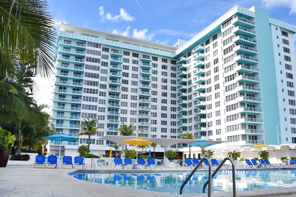 Seacoast Suites Hotel 70/75