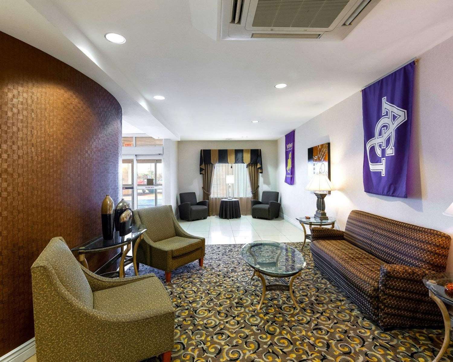 Comfort Suites University TX 21/27