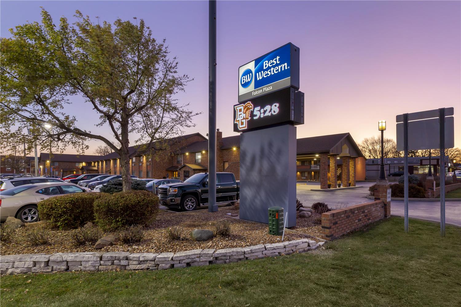 Best Western Falcon Plaza 37/38