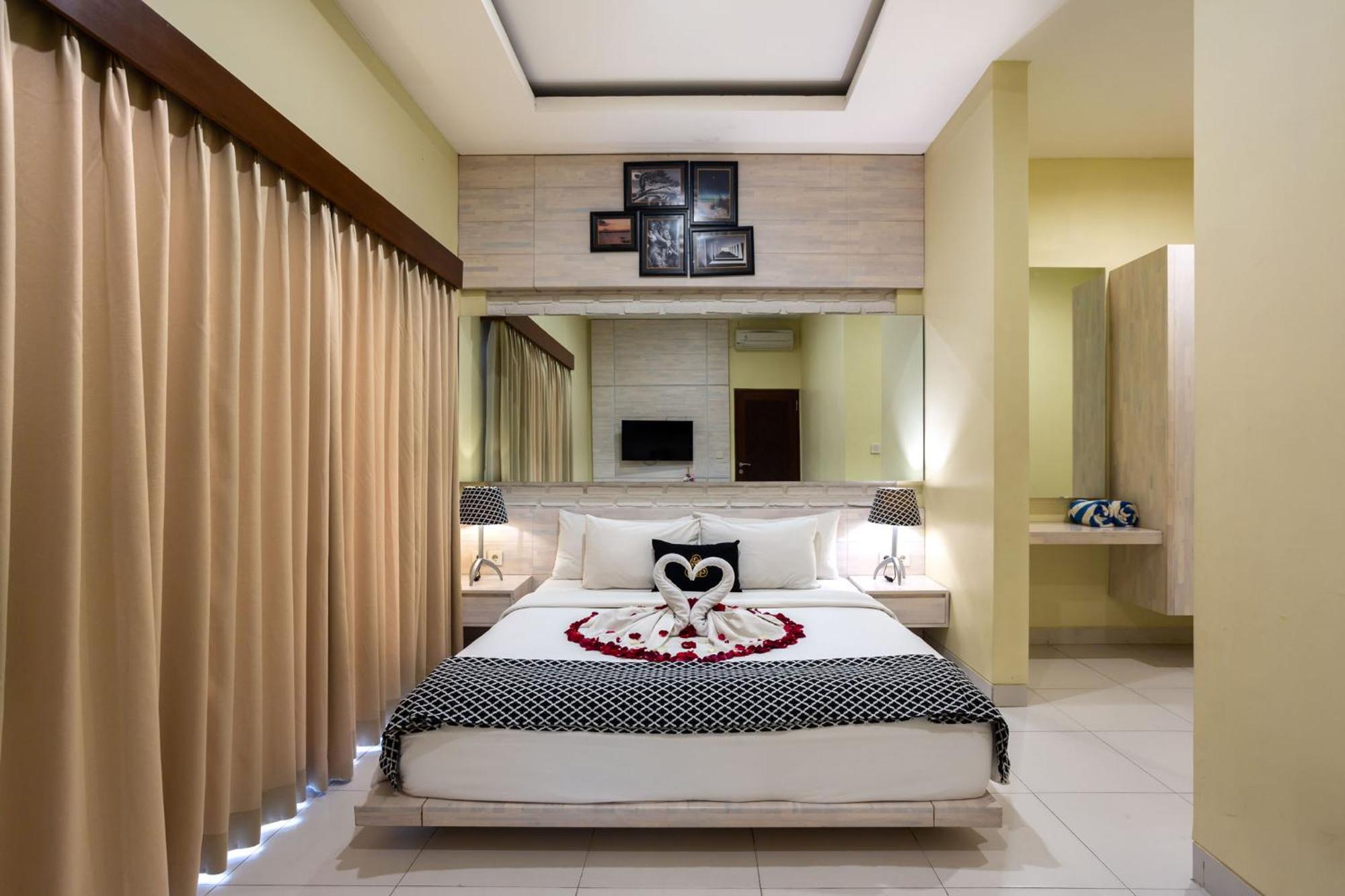 1 Bedroom, Pool, Deluxe, Villa, King Bed، Paisa Seminyak Living 5/10