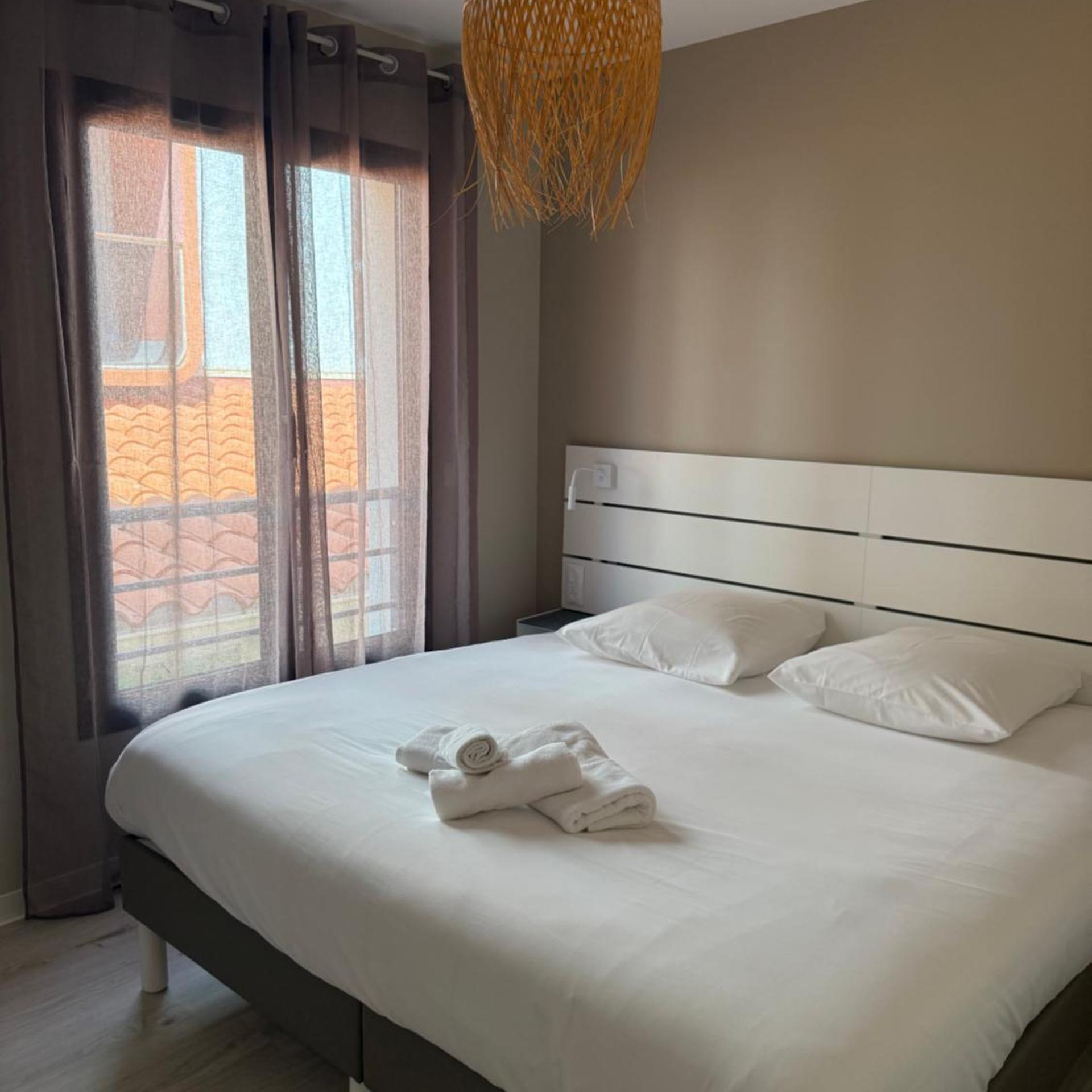 2 Bedrooms, Apartment, City View