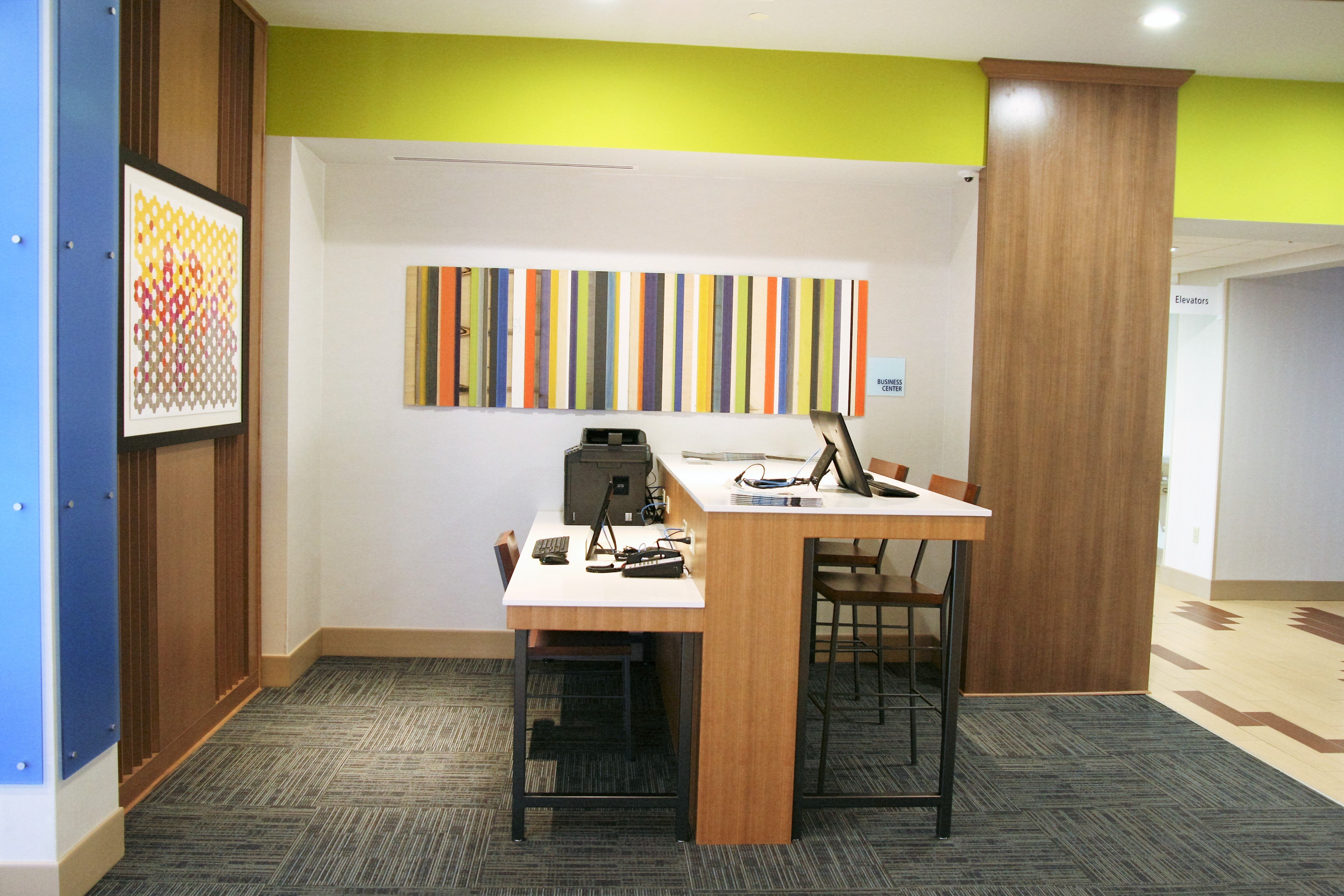 Holiday Inn Express Suites Clarion 18/22