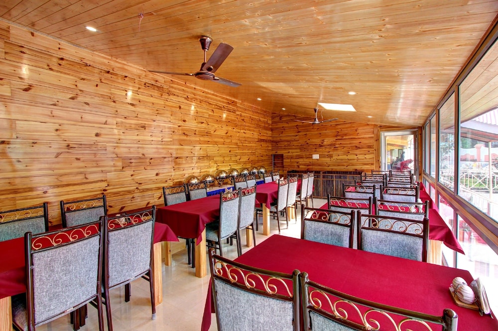 Hotel Monarch Residency 40/50