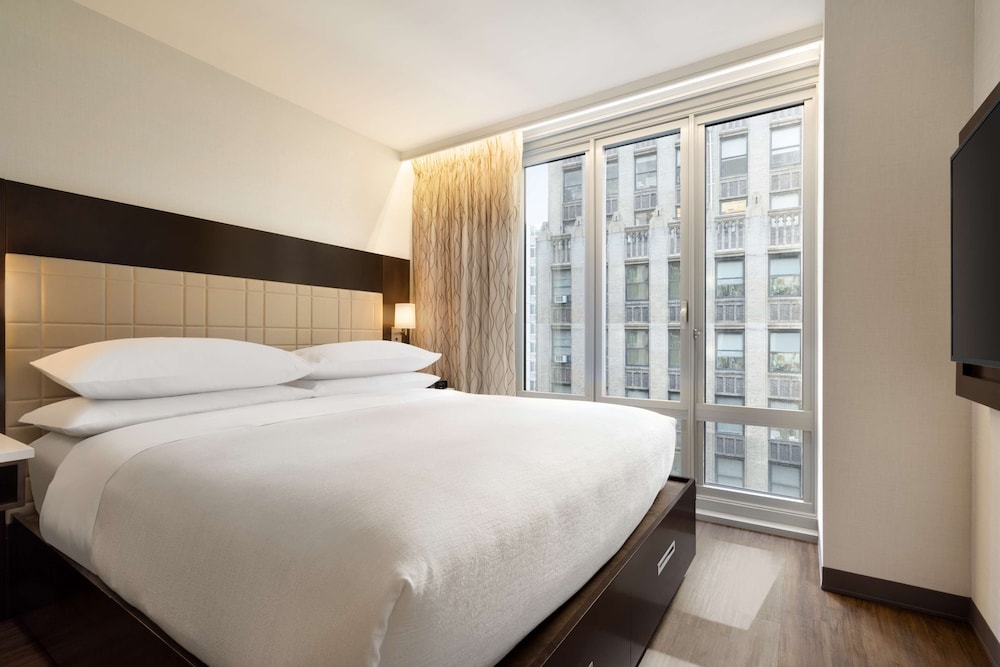 Embassy Suites by Hilton New York Manhattan Times Square 29/79