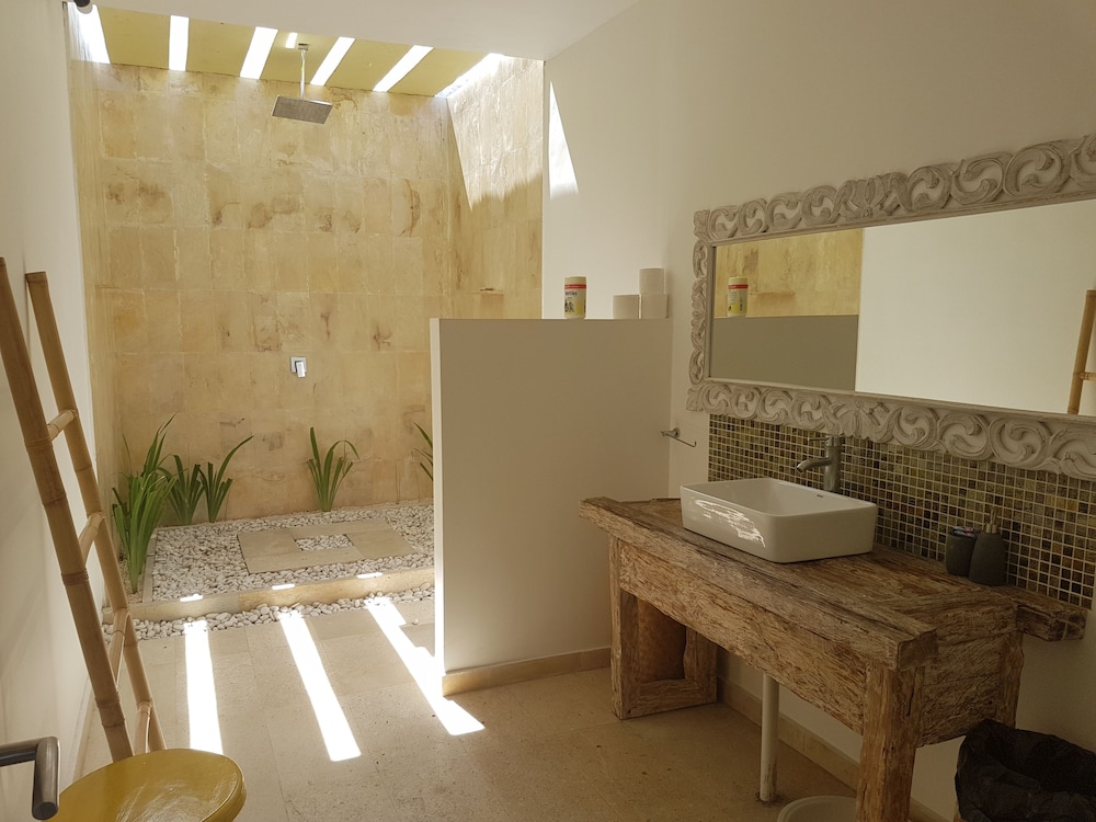 Nalini Resort 50/50