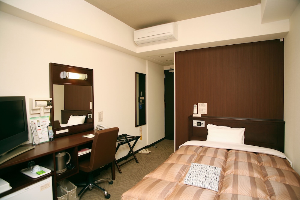 Hotel Route-Inn Tokuyama Ekimae 44/46