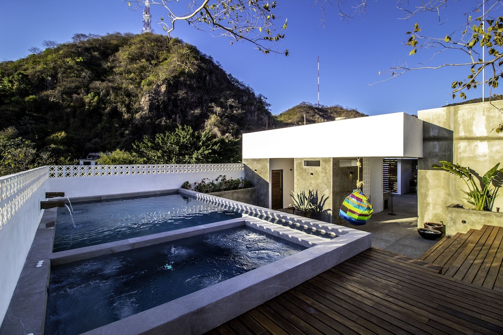 Cuale Condo Retreats 24/50