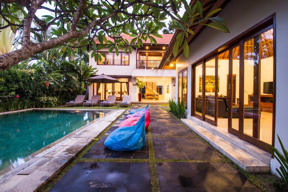 Amore Villas 42/43