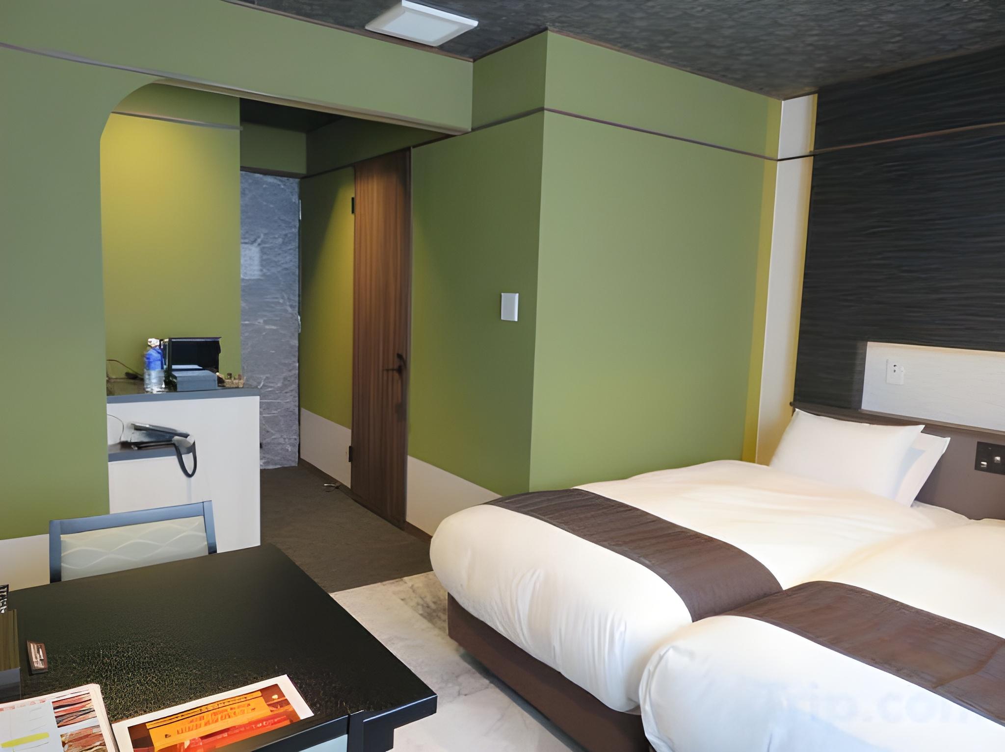 Hysalis, Modern, Twin Beds, Mountain View
