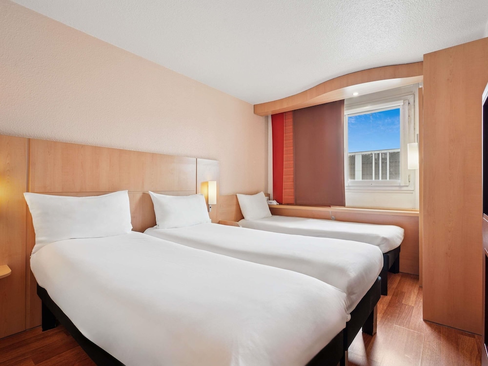 Ibis Paris Porte dOrleans 21/75