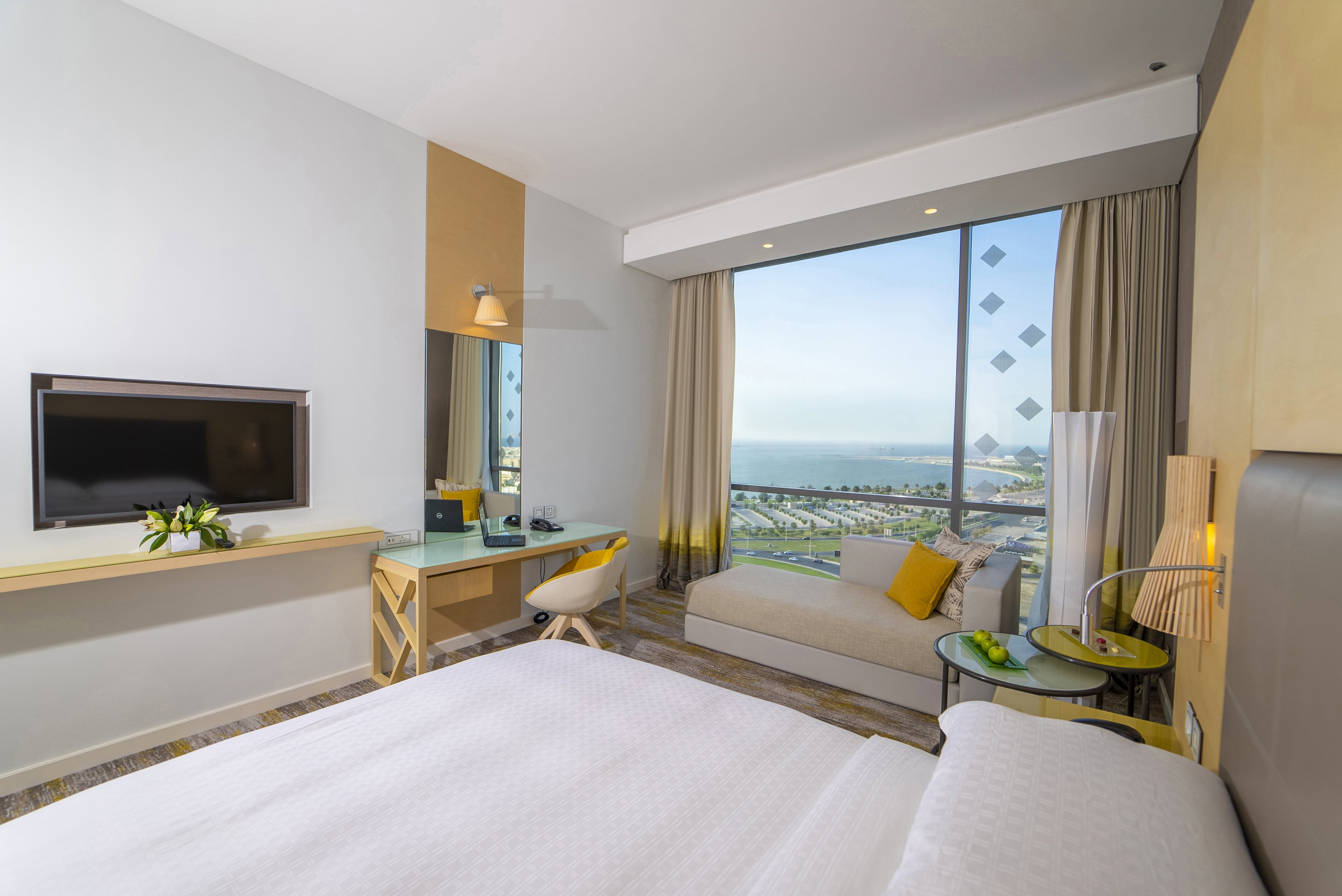 Rotana Corniche 10/12