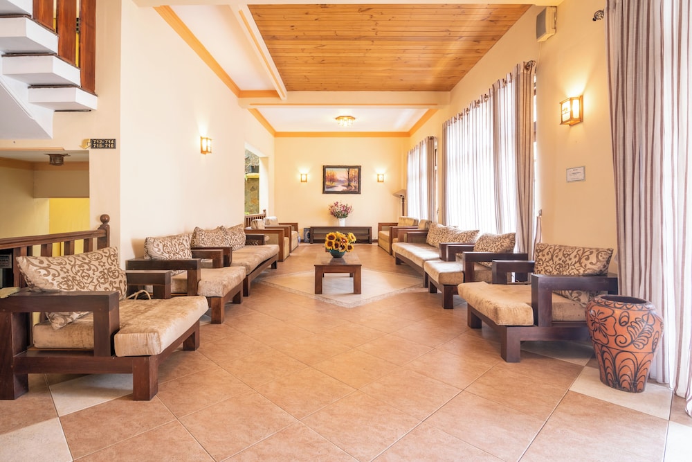 Oak Ray Serene Garden Hotel 45/64