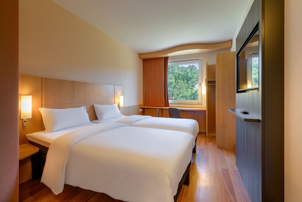 Hotel Ibis Friedrichshafen Airport Messe 15/70