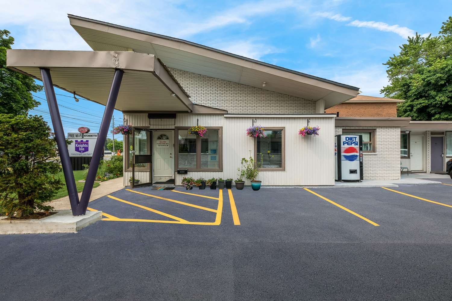Knights Inn Burlington 27/30