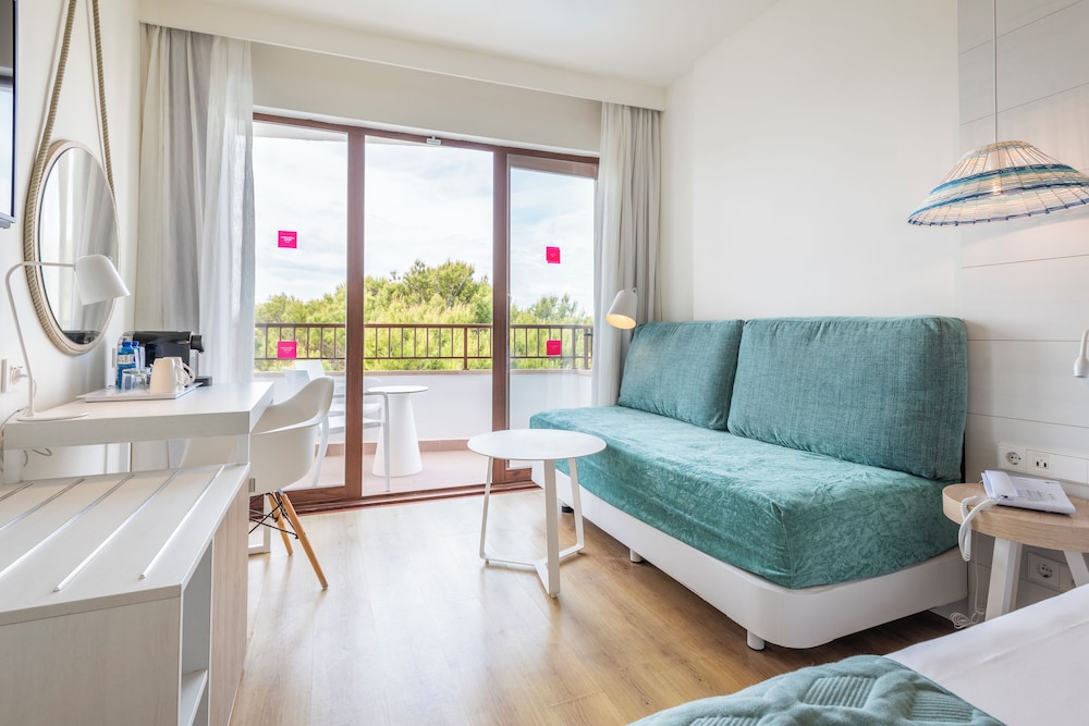 Leonardo Royal Ibiza Santa Eulalia 28/50