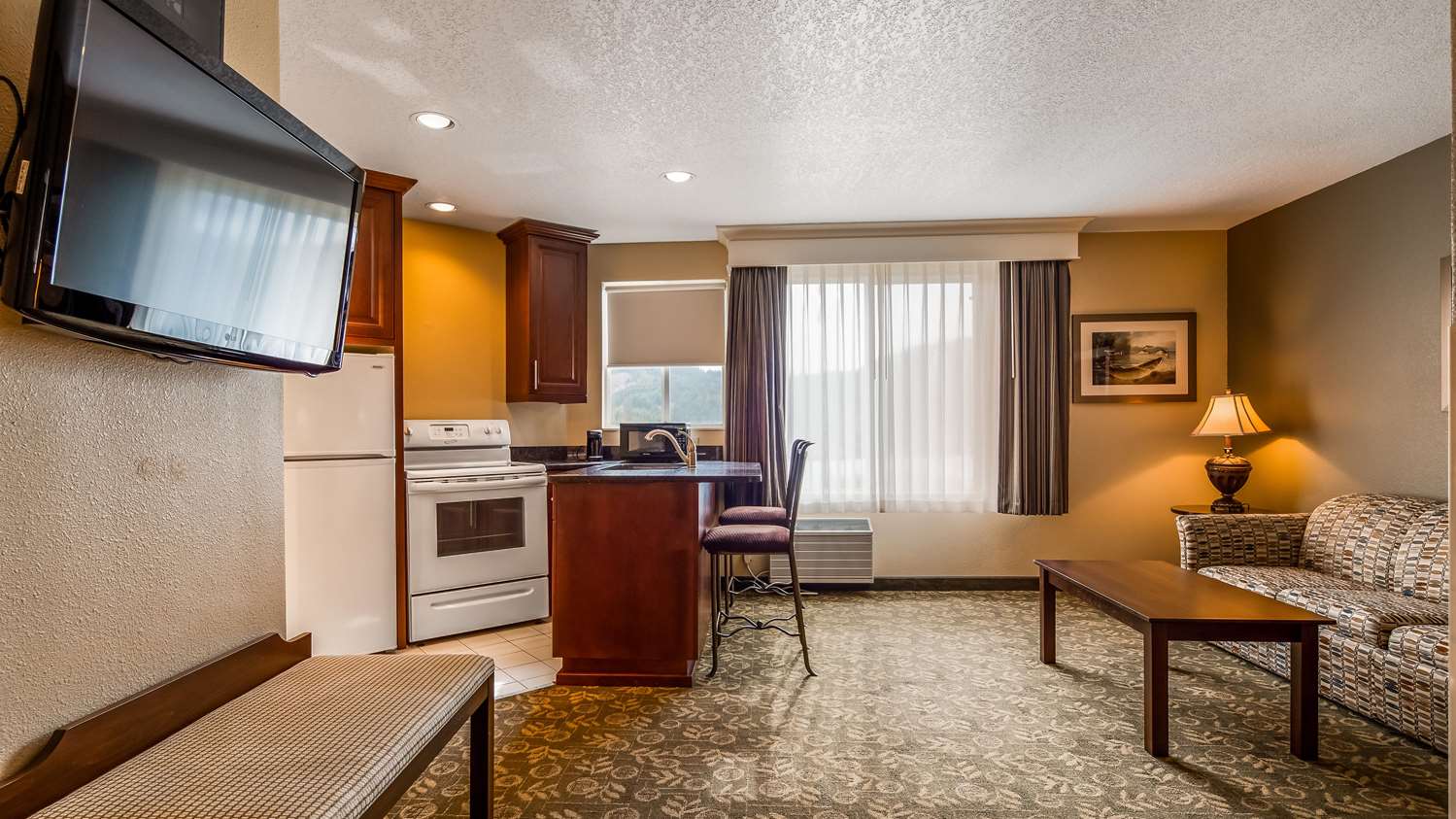 Best Western Salbasgeon Inn & Suites Of Reedsport 7/15