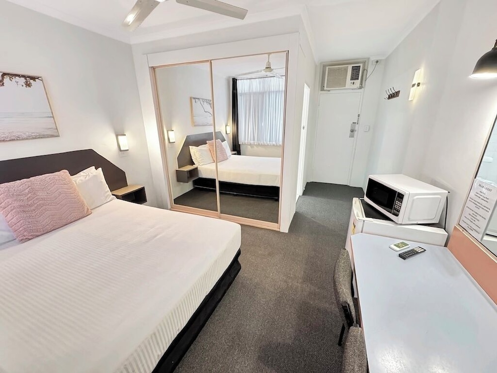 Golden Sands Motor Inn 14/45
