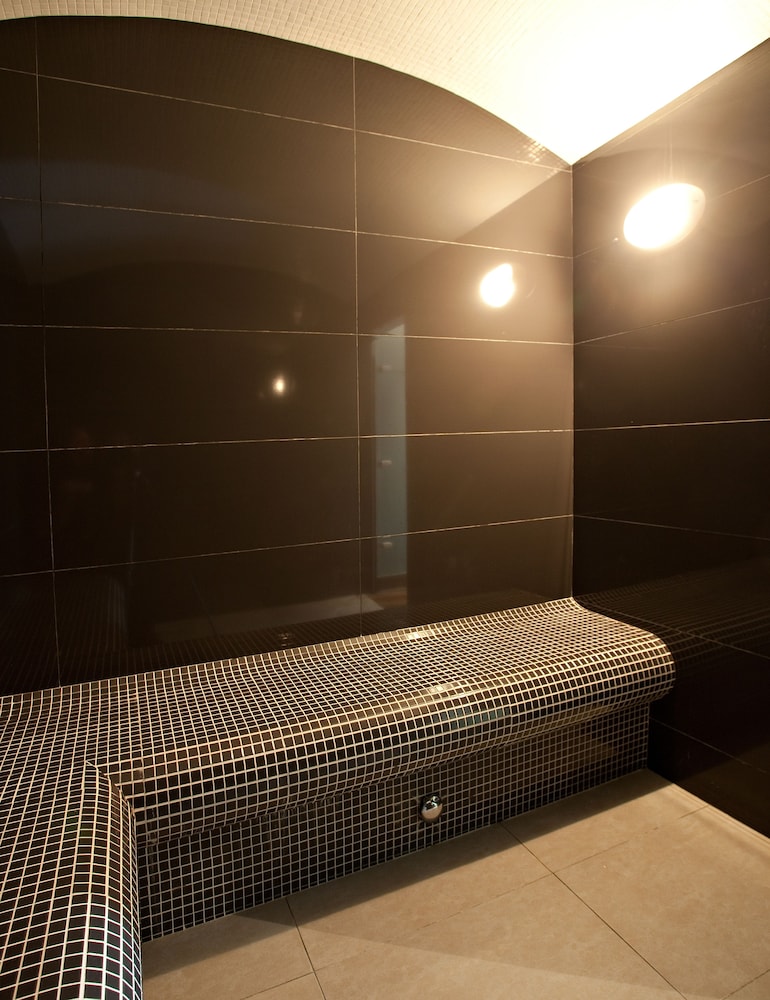swimming pool spa