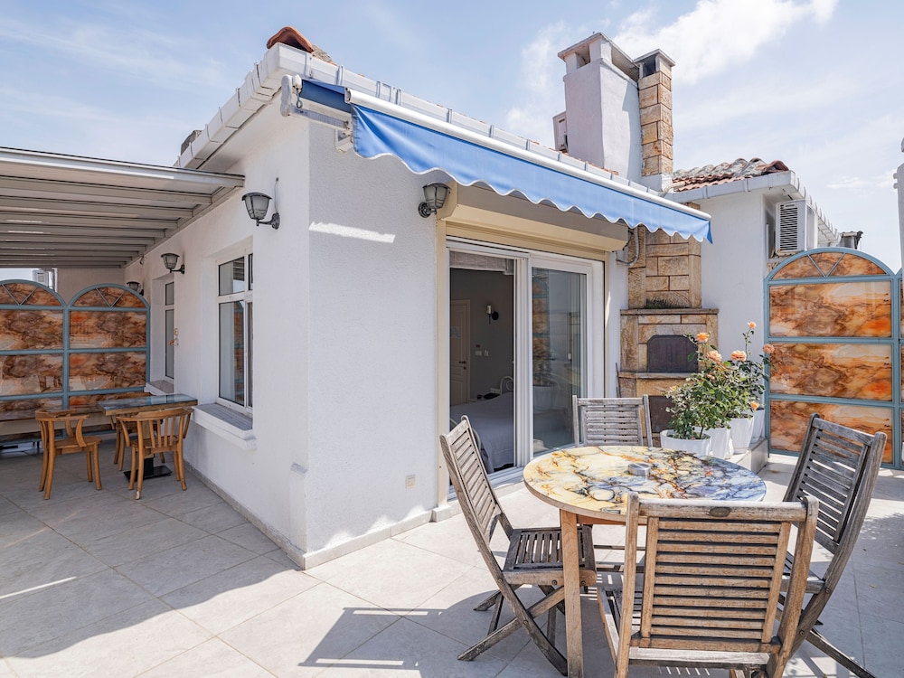 RAGIP PASHA APARTMENTS 8/73