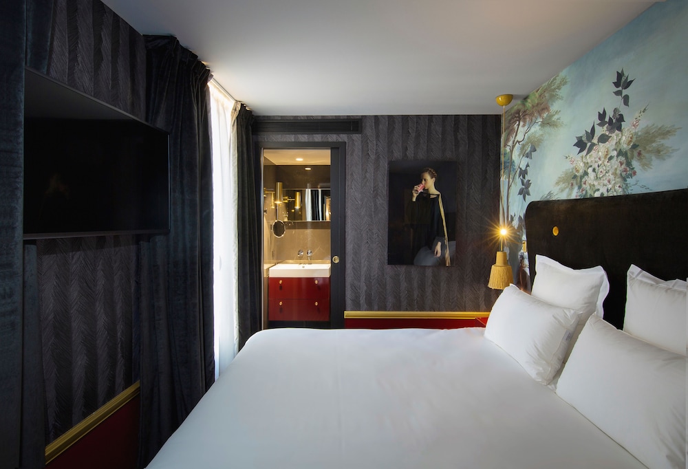 IMPERTINENTE, CLASSIC, DOUBLE BED