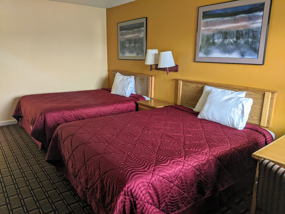STANDARD, 2 QUEEN BEDS