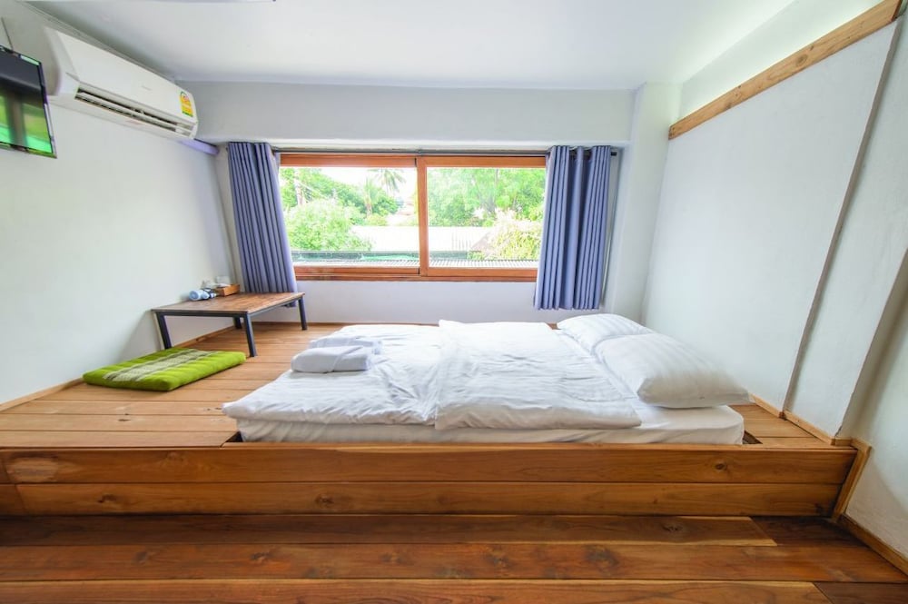 STANDARD, DOUBLE BED
