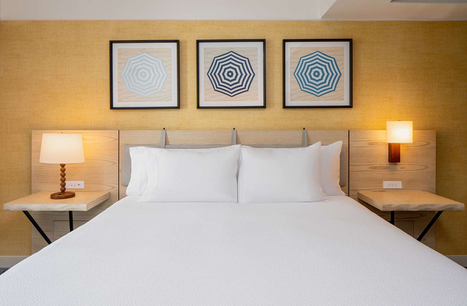 Studio, Suite, King Bed, Coast View