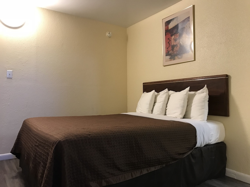 Relax Inn of Medford 19/38