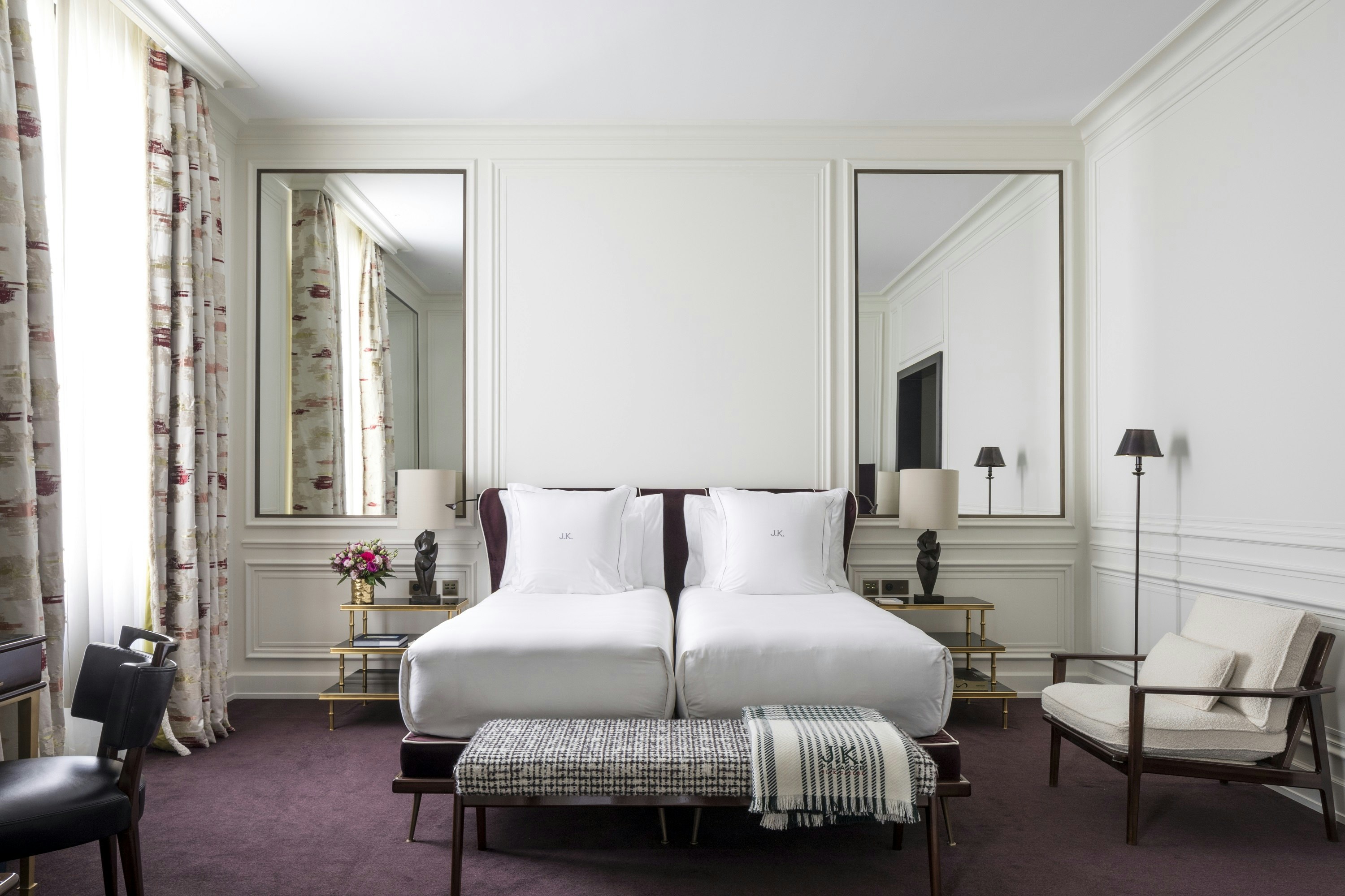J.K. Place Paris 12/50