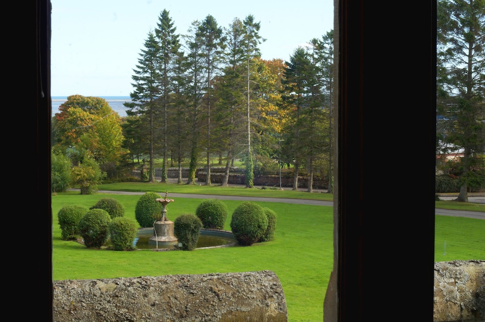 Mansfield Castle Hotel 43/50