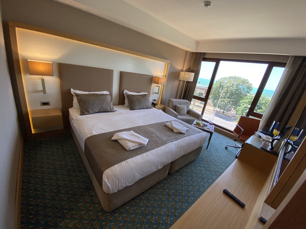 DELUXE, DOUBLE BED, SEA VIEW
