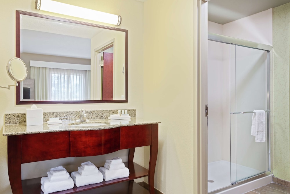Hampton Inn West Palm Beach-Lake Worth-Turnpike 17/34
