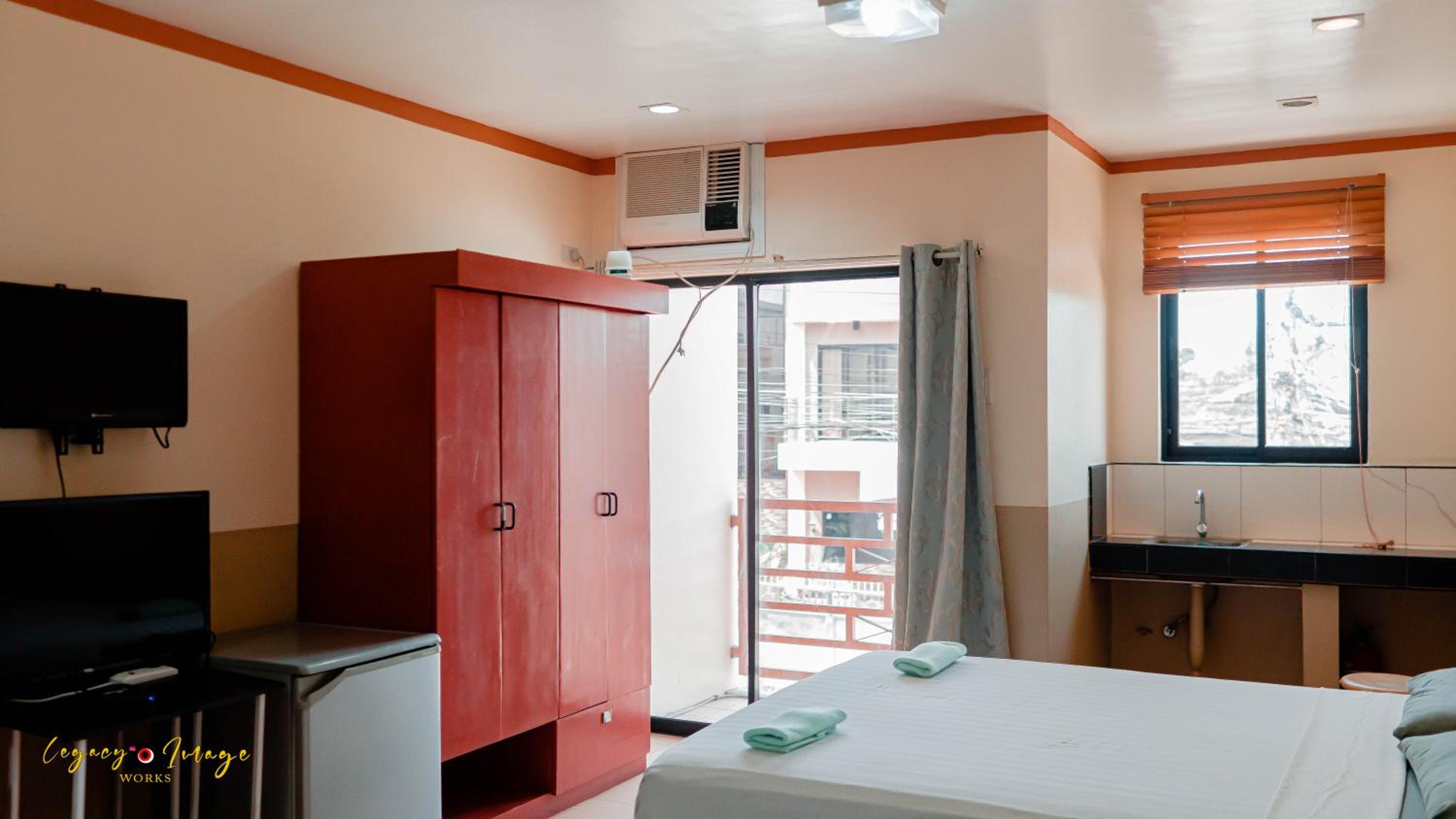 Room, Queen Bed, Balcony