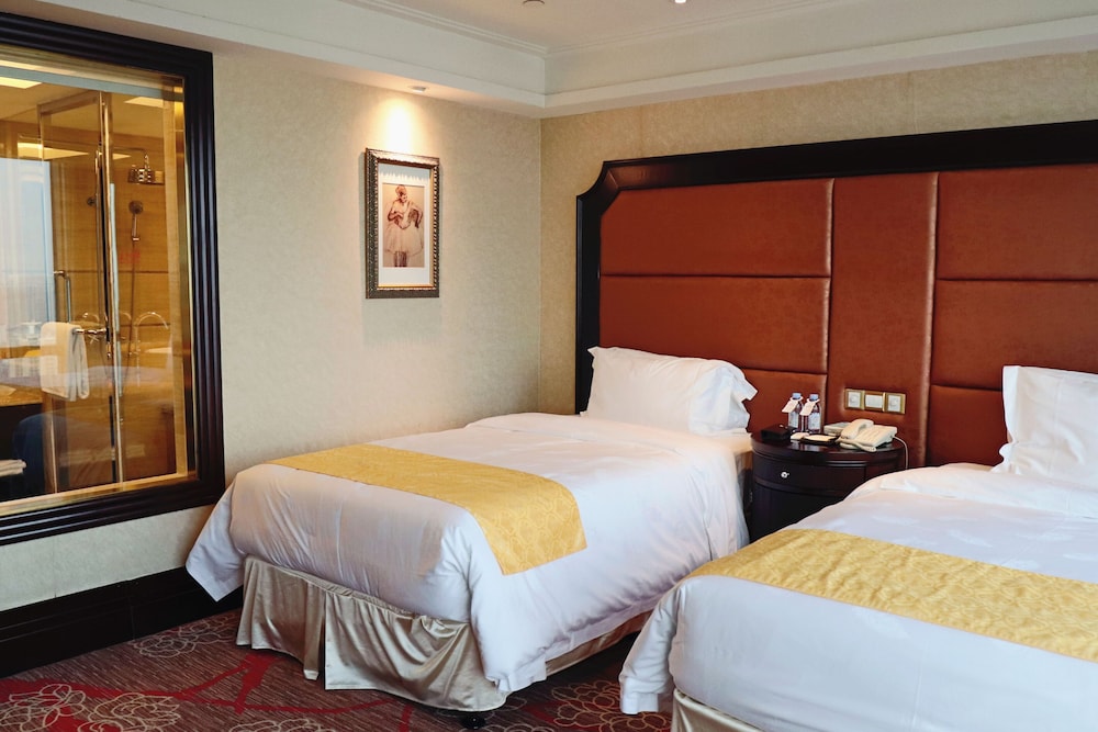 ROYAL MEDITERRANEAN HOTEL 14/47