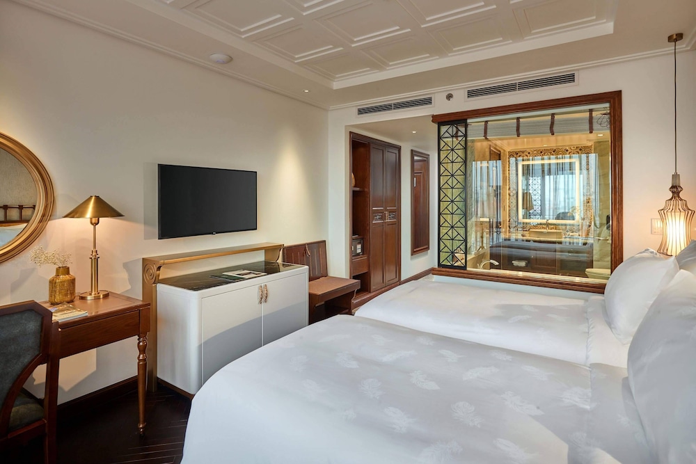 Peridot Grand Luxury Boutique Hotel 45/50