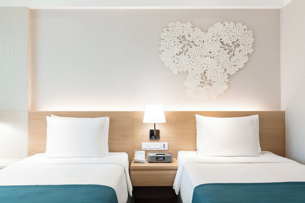 Standard, Twin Beds