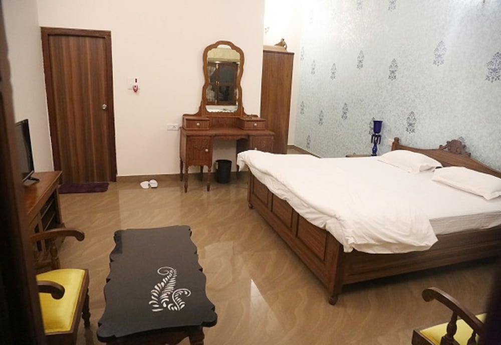 Vijaigarh Kothi 13/42