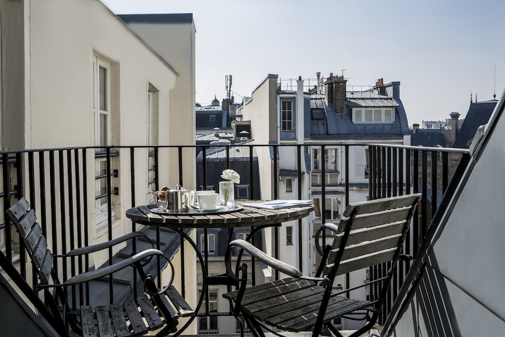 Hotel D Orsay 62/70