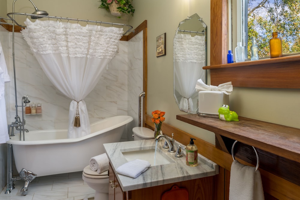 Maison D Memoire Bed & Breakfast Cottages 46/50