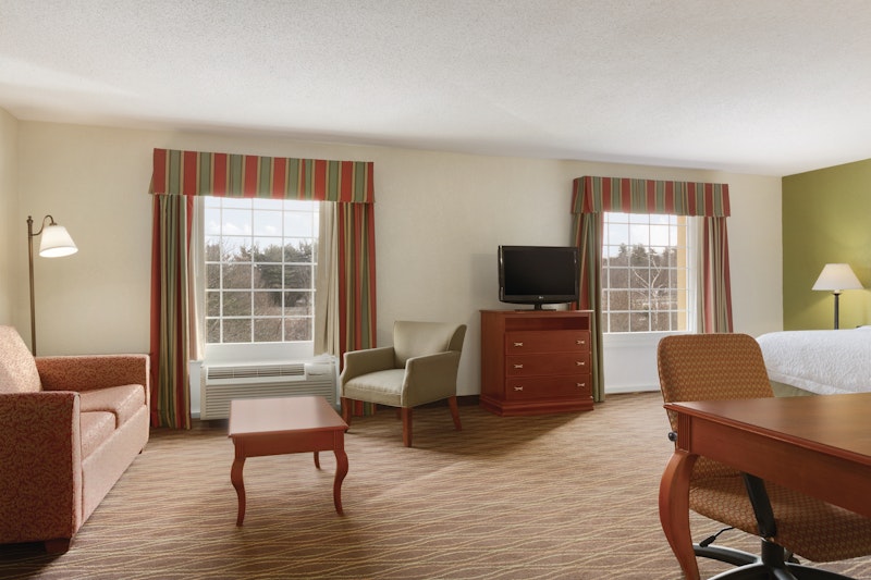 Hampton Inn & Suites Greenfield 15/29