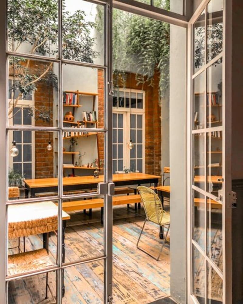 El Patio 77 25/50