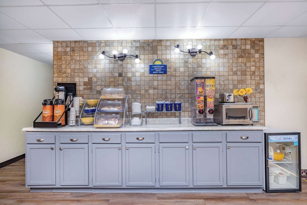 Days Inn by Wyndham Monticello 6/24