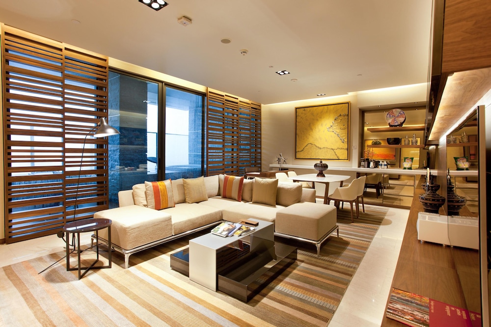 One Farrer Hotel 52/69