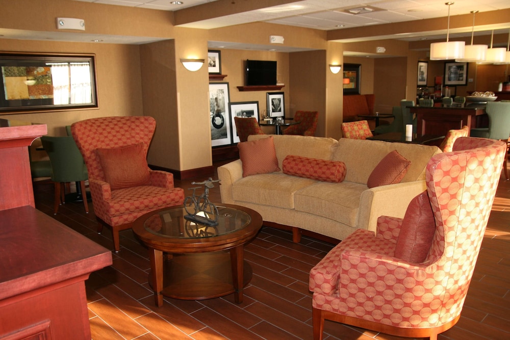 Hampton Inn Hays North of I 70 20/37