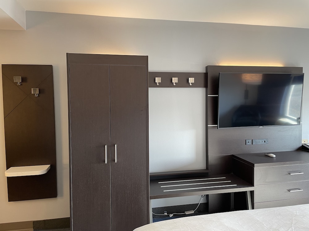 Holiday Inn Express Columbia East Elkridge 32/63